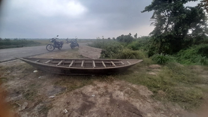 আত্রাইয়ে মহাসড়কে গণডাকাতি: অস্ত্রের মুখে জিম্মি করে লুটপাট